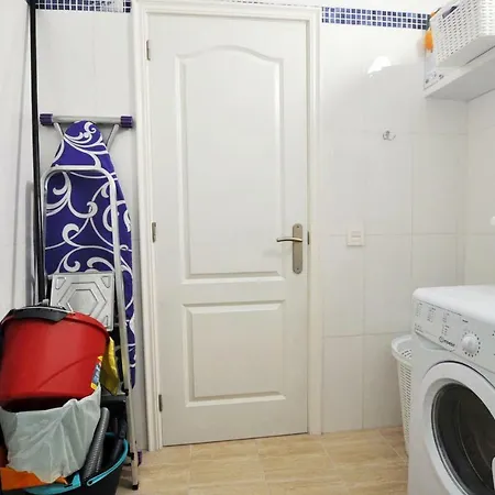 公寓 Townhouse On The 1st Line By Altamarhomes