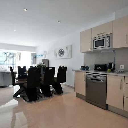 Townhouse On The 1st Line By Altamarhomes 公寓 *