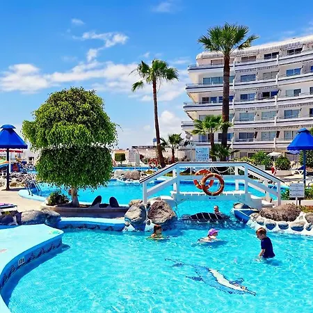 公寓 Townhouse On The 1st Line By Altamarhomes