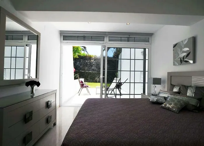 Townhouse On The 1st Line By Altamarhomes