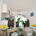 Townhouse On The 1st Line By Altamarhomes Apartmán
