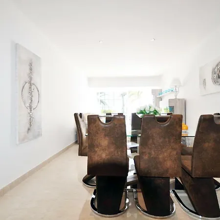 Townhouse On The 1st Line By Altamarhomes Apartamento