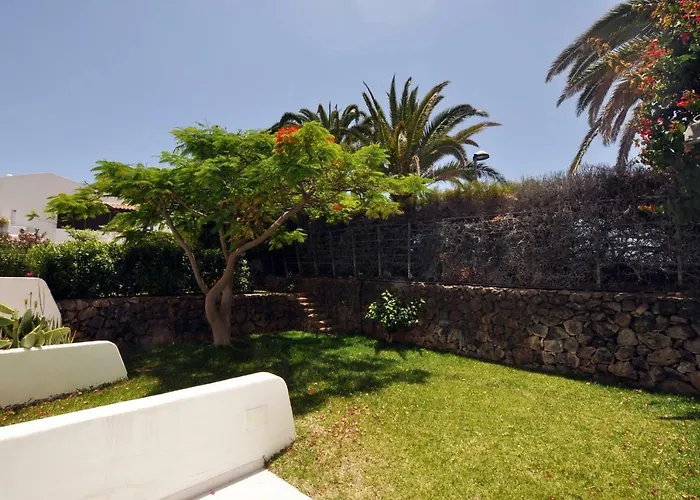Townhouse On The 1st Line By Altamarhomes Daire Costa Adeje
