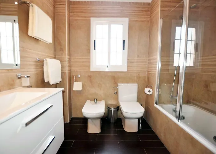 Townhouse On The 1st Line By Altamarhomes Daire Costa Adeje