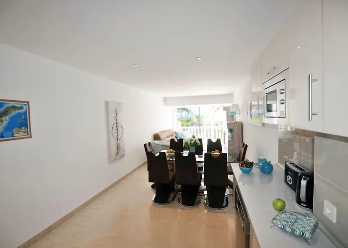 Daire Townhouse On The 1st Line By Altamarhomes