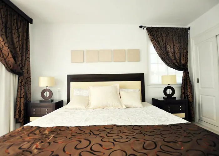 Townhouse On The 1st Line By Altamarhomes 아파트