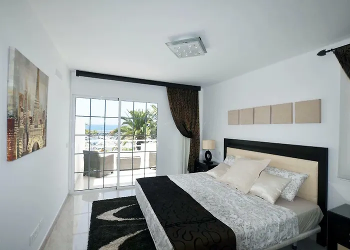 Townhouse On The 1st Line By Altamarhomes شقة