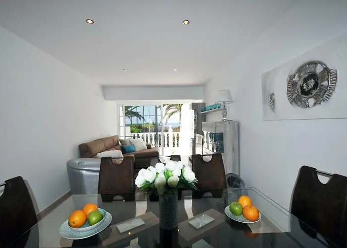 Townhouse On The 1st Line By Altamarhomes أذيخي